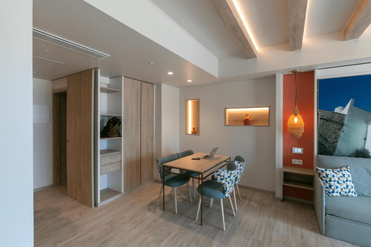 The White Apartments (Adults Only) San Antonio Abad Exterior foto