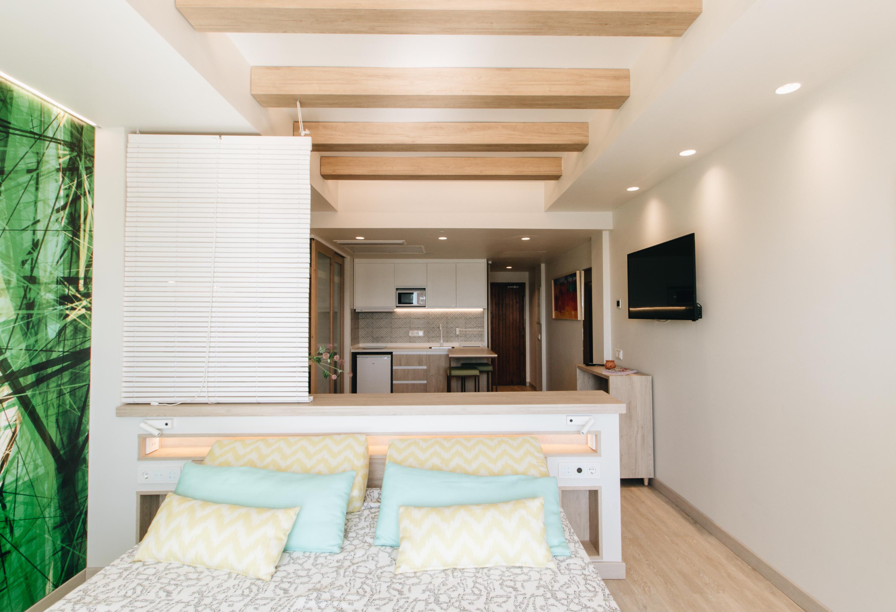 The White Apartments (Adults Only) San Antonio Abad Exterior foto