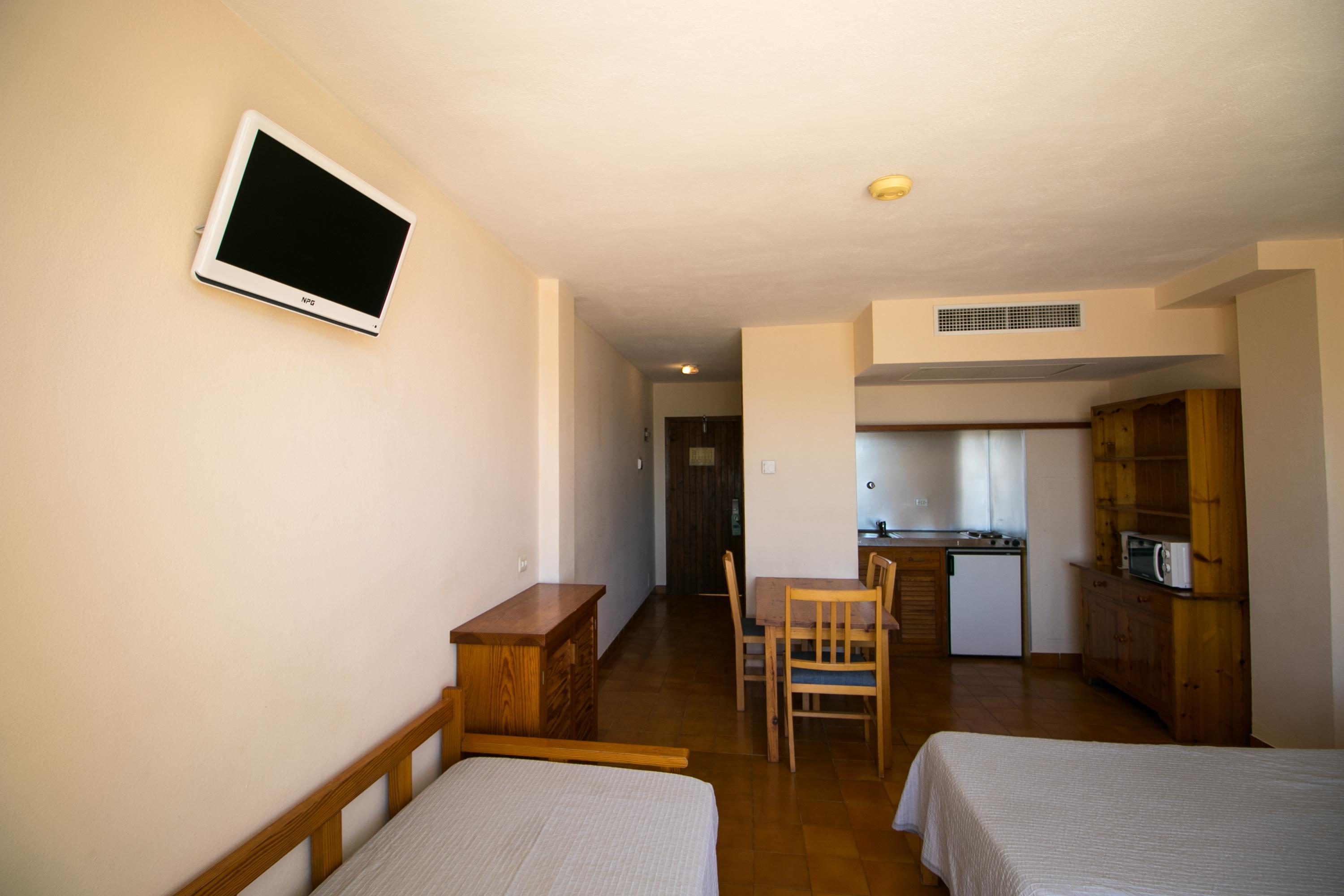 The White Apartments (Adults Only) San Antonio Abad Exterior foto