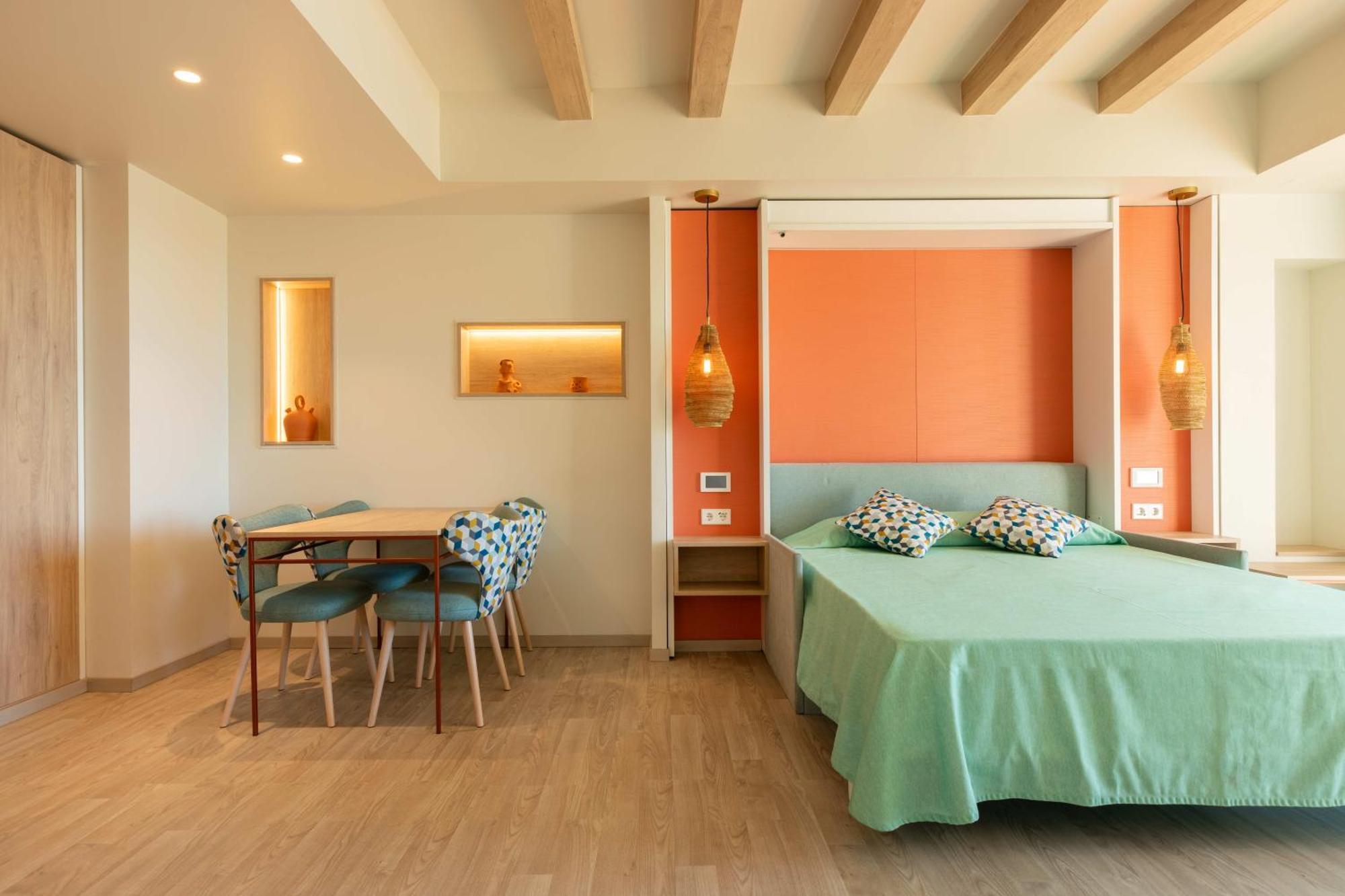 The White Apartments (Adults Only) San Antonio Abad Exterior foto